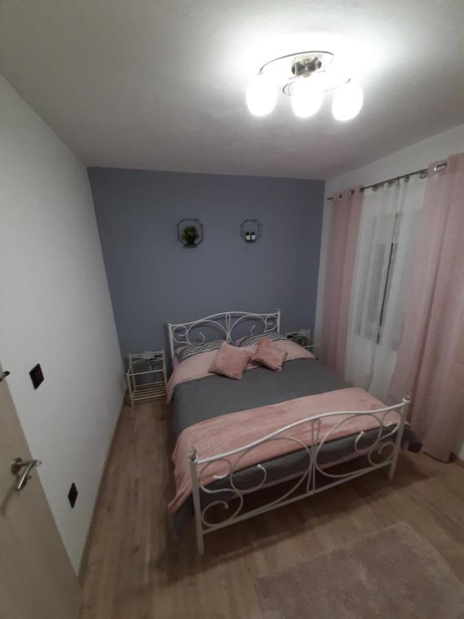 Ferienhaus Karlo Pridraga エクステリア 写真