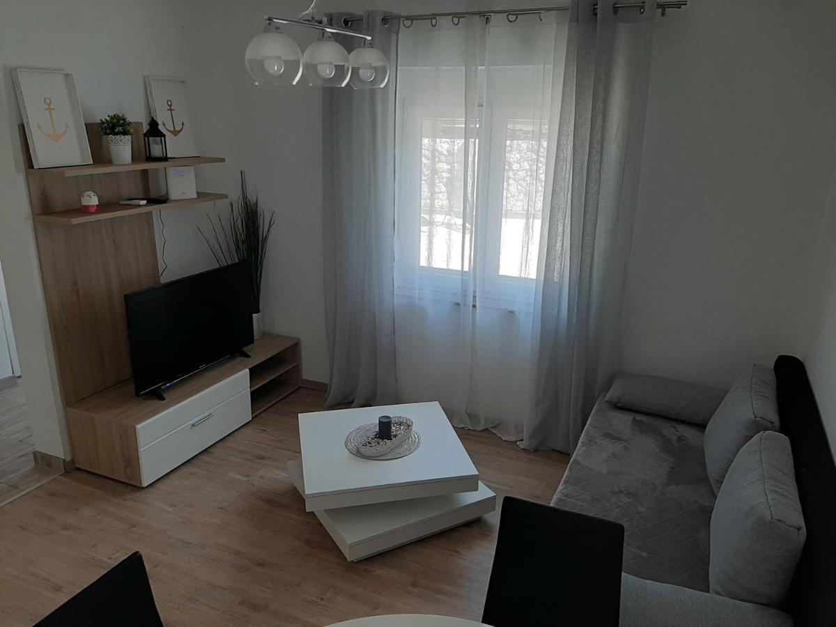 Ferienhaus Karlo Pridraga エクステリア 写真