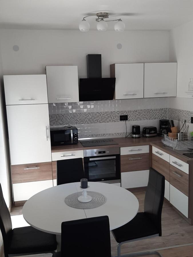 Ferienhaus Karlo Pridraga エクステリア 写真