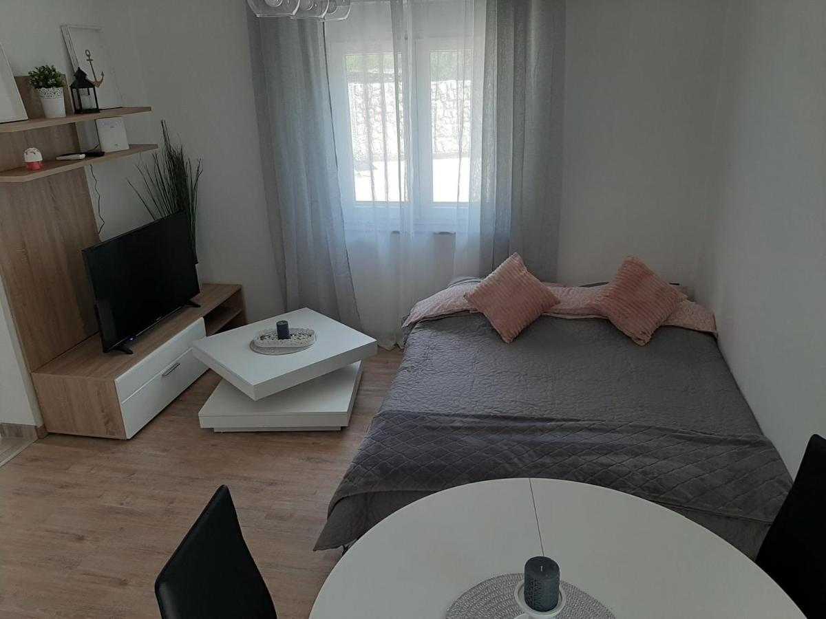 Ferienhaus Karlo Pridraga エクステリア 写真